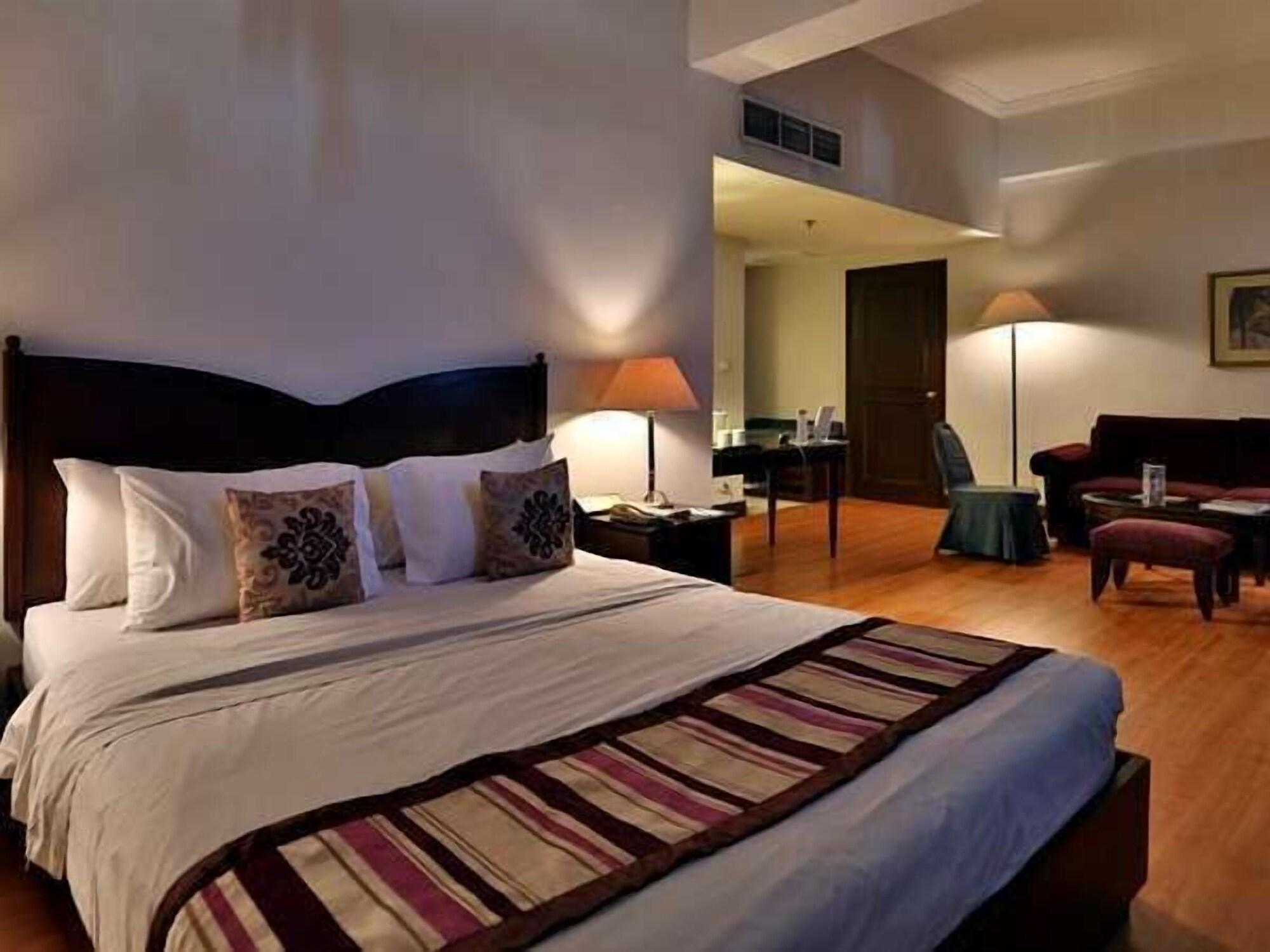 The Acacia Hotel Jakarta Exterior photo