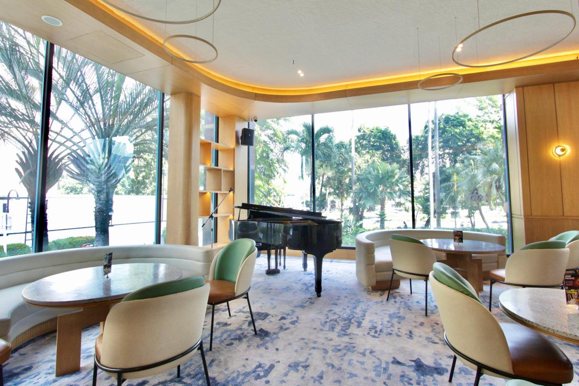 The Acacia Hotel Jakarta Exterior photo