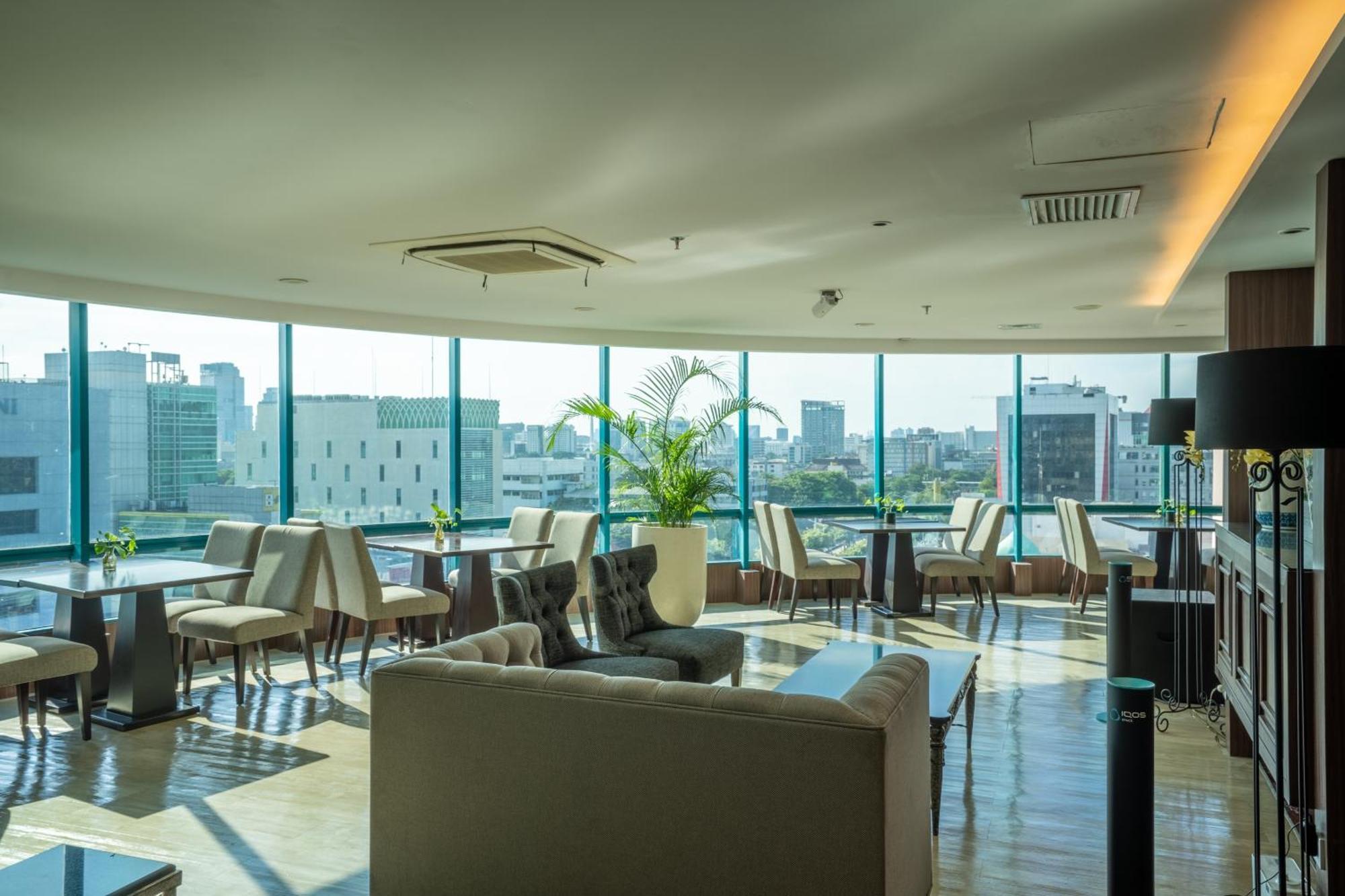 The Acacia Hotel Jakarta Exterior photo